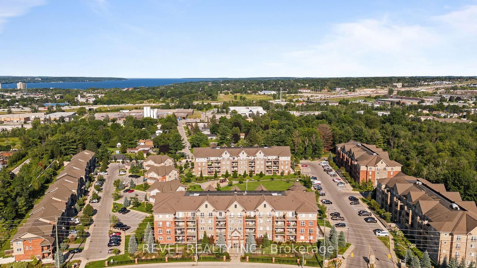 39 Ferndale Drive S, Unit 106 thumbnail 23