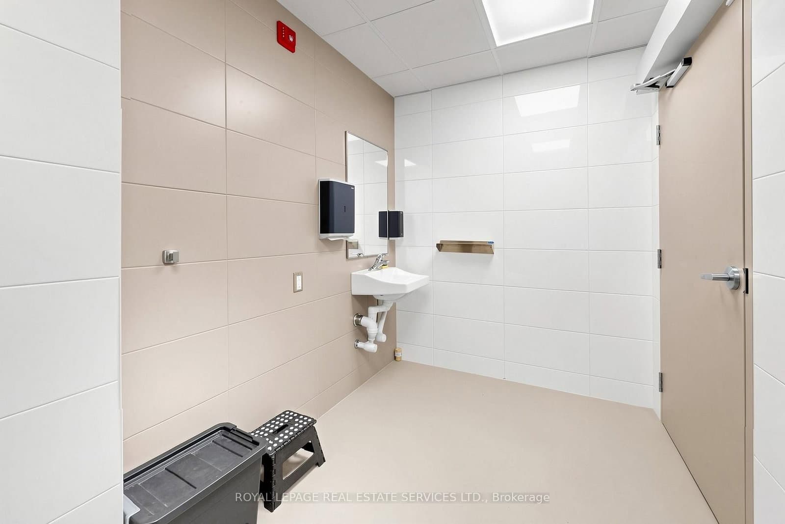 185 Dunlop Street E, Unit C3 thumbnail 32