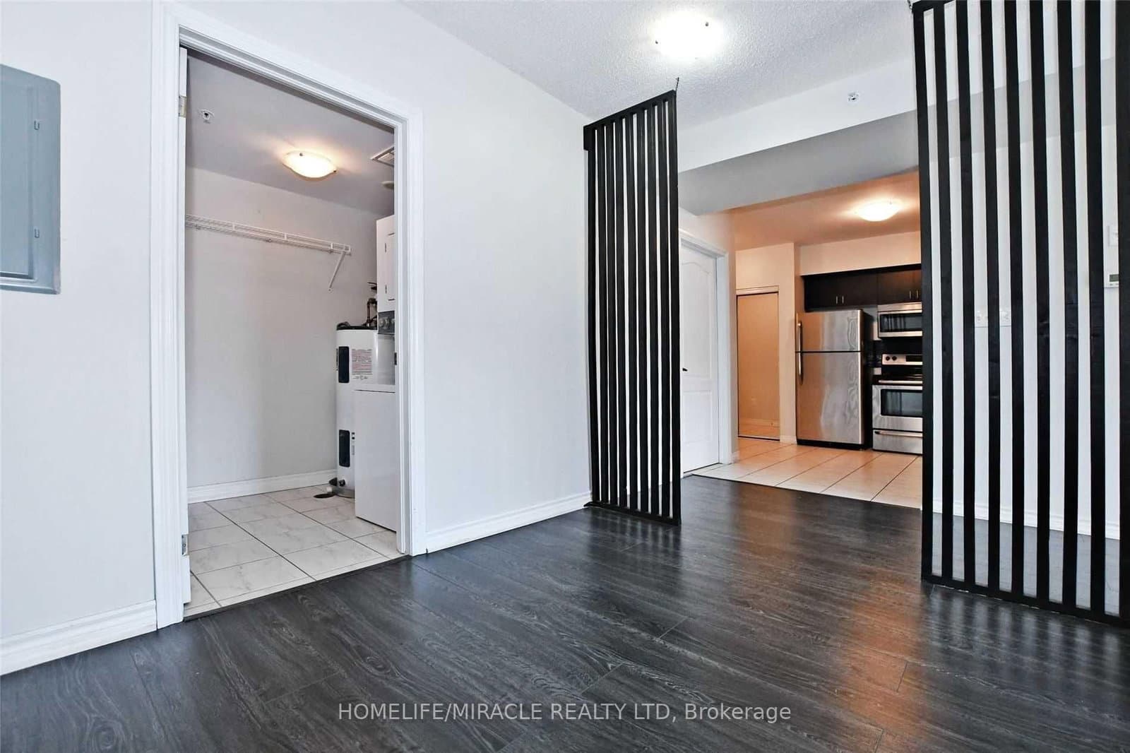 39 Ferndale Drive S, Unit 303 thumbnail 11
