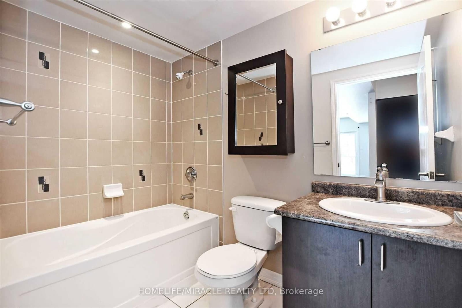 39 Ferndale Drive S, Unit 303 thumbnail 16