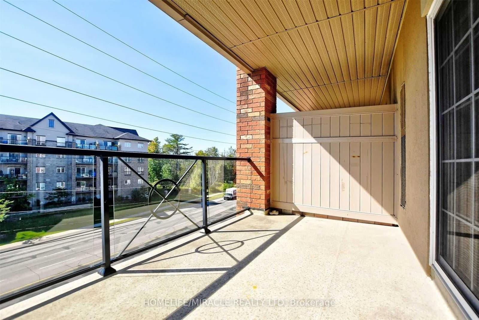 39 Ferndale Drive S, Unit 303 thumbnail 18