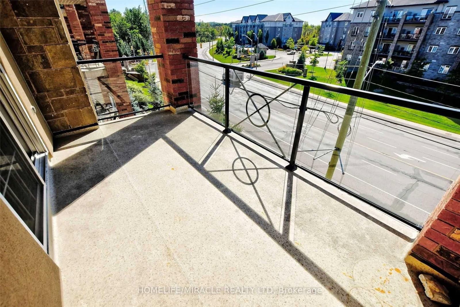 39 Ferndale Drive S, Unit 303 thumbnail 19