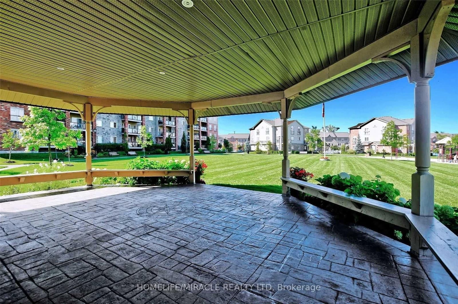 39 Ferndale Drive S, Unit 303 thumbnail 23