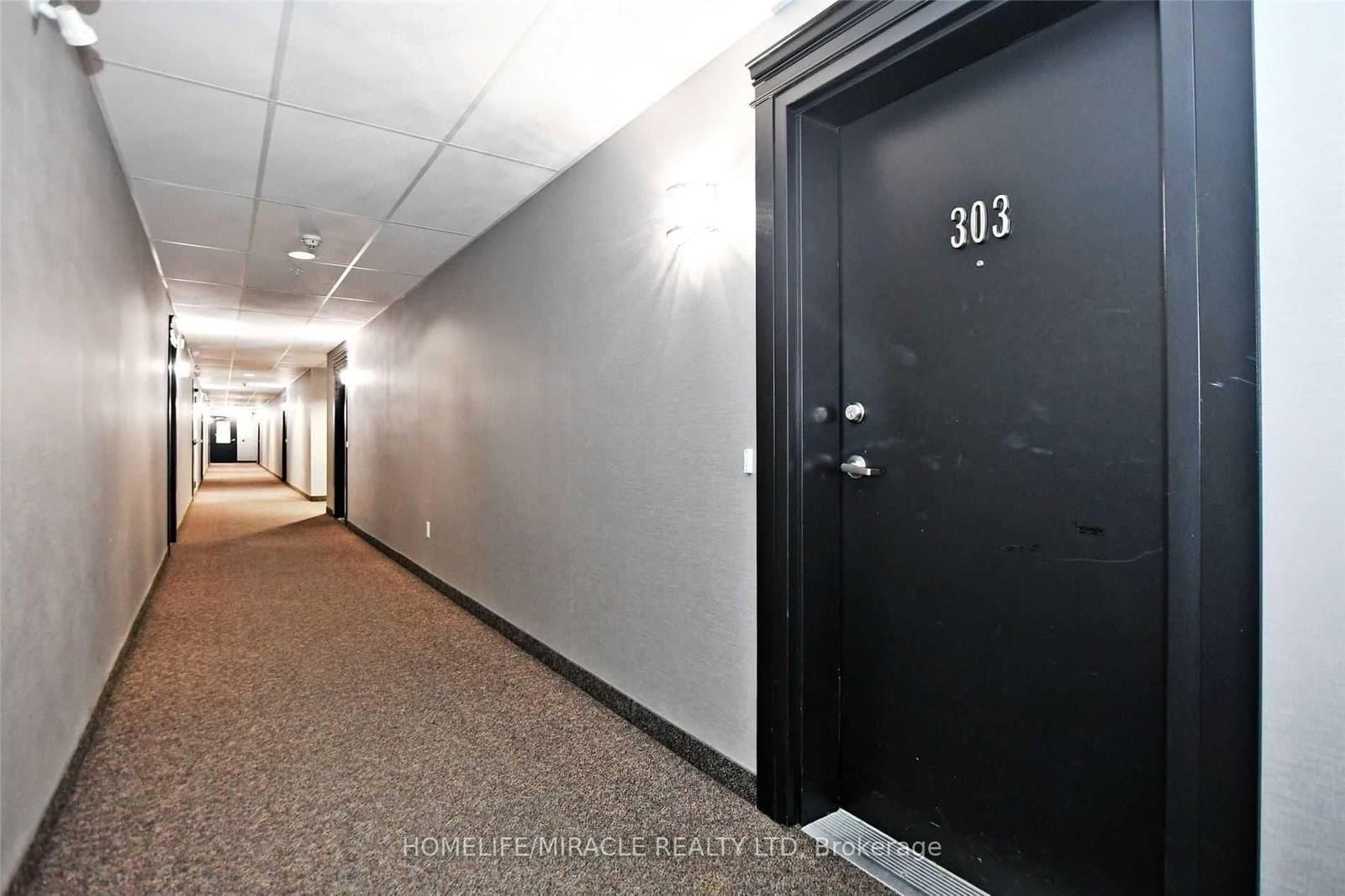 39 Ferndale Drive S, Unit 303 thumbnail 3