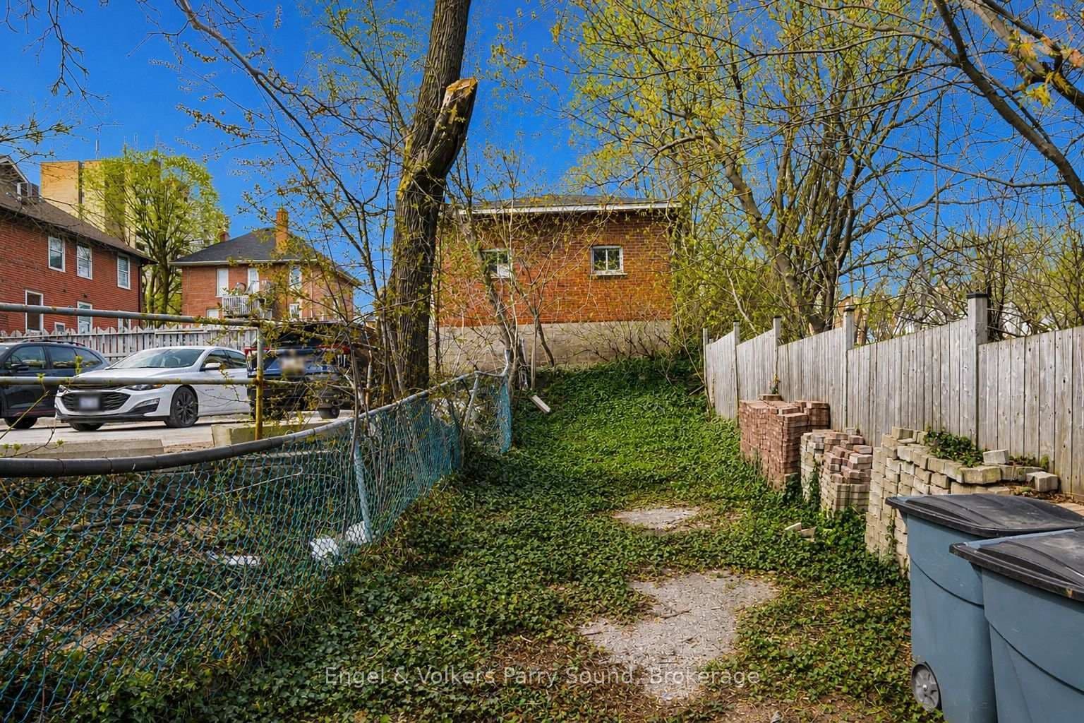 168 Dunlop Street E thumbnail 34