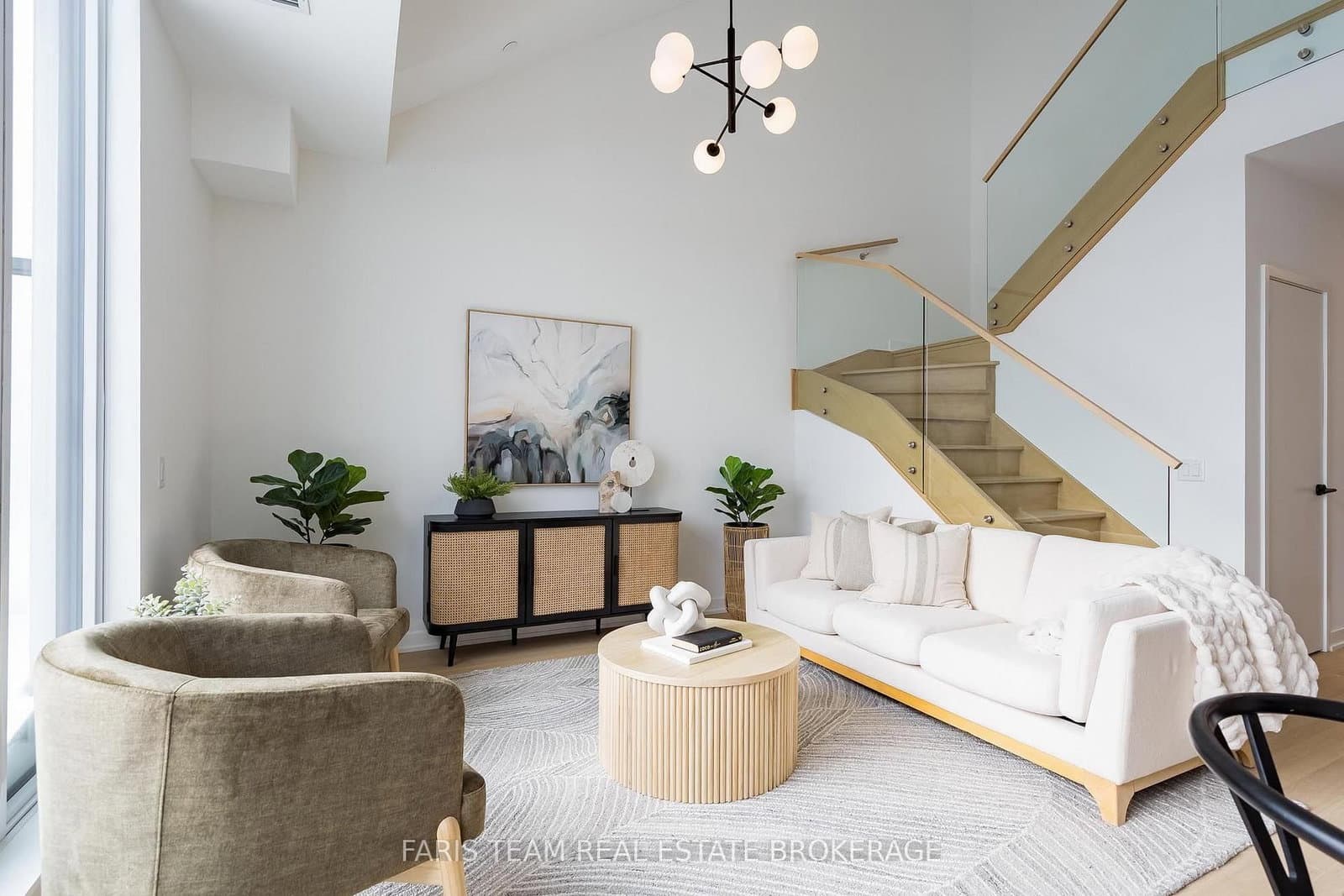 31 Huron Street, Unit 611 thumbnail 19