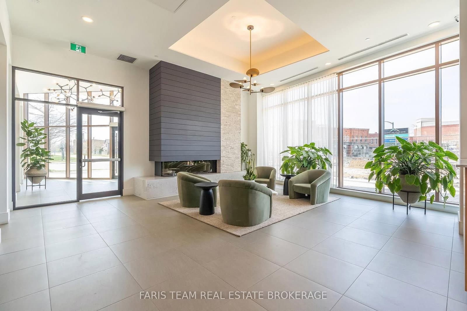 31 Huron Street, Unit 611 thumbnail 6