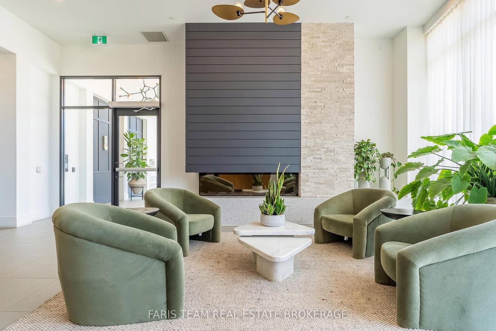 31 Huron Street, Unit 611 thumbnail 7