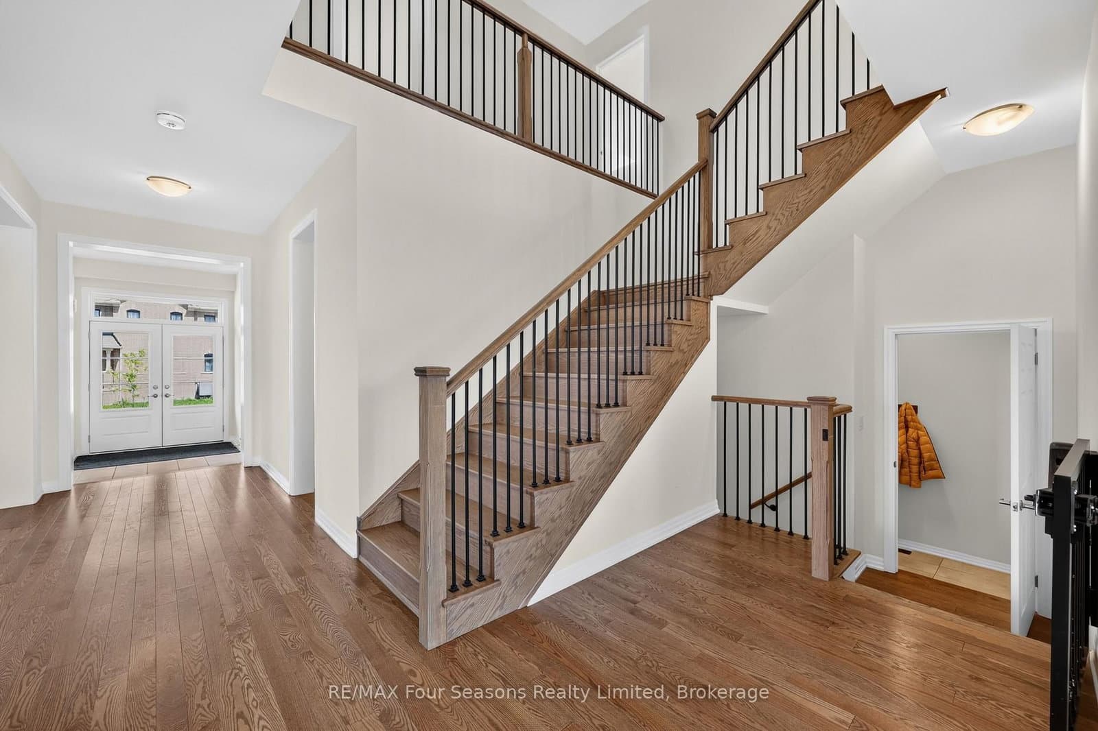 203 Coates Drive thumbnail 13