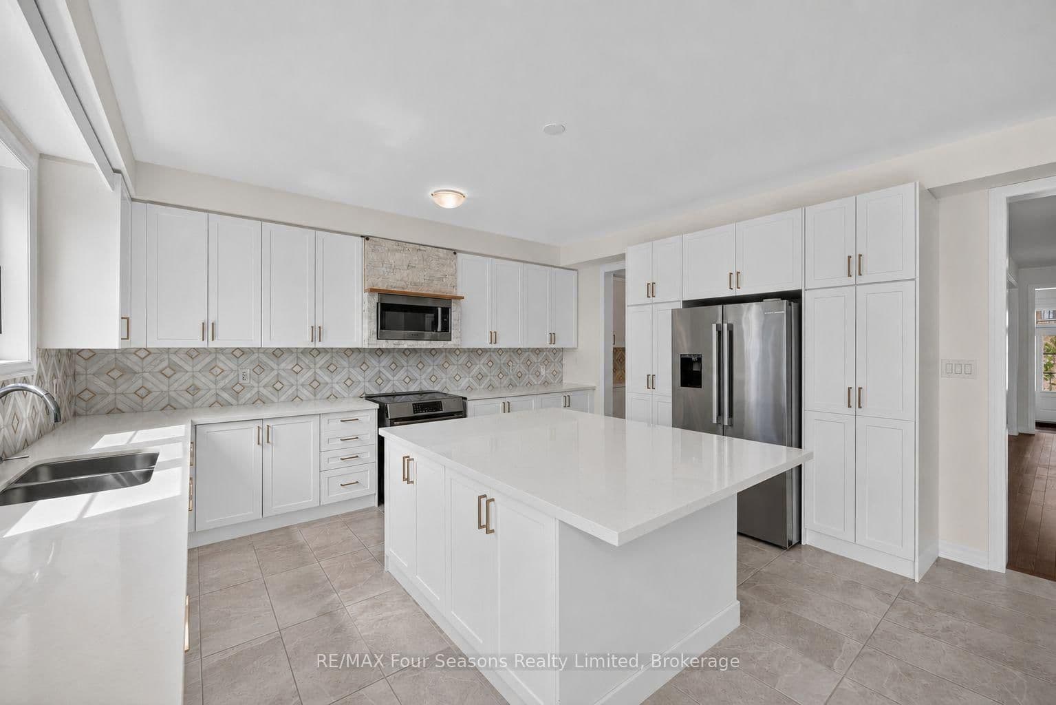 203 Coates Drive thumbnail 16