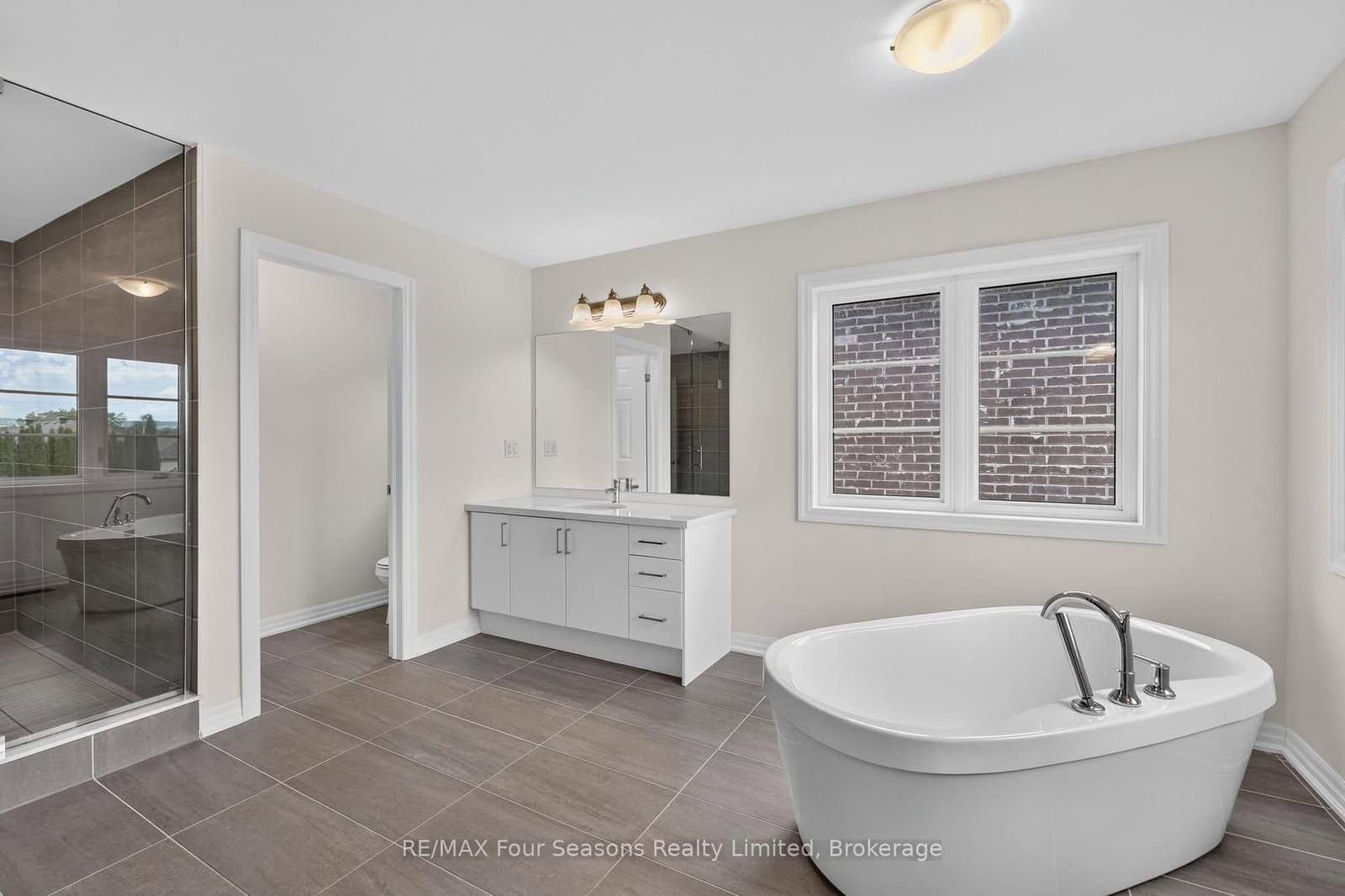 203 Coates Drive thumbnail 25