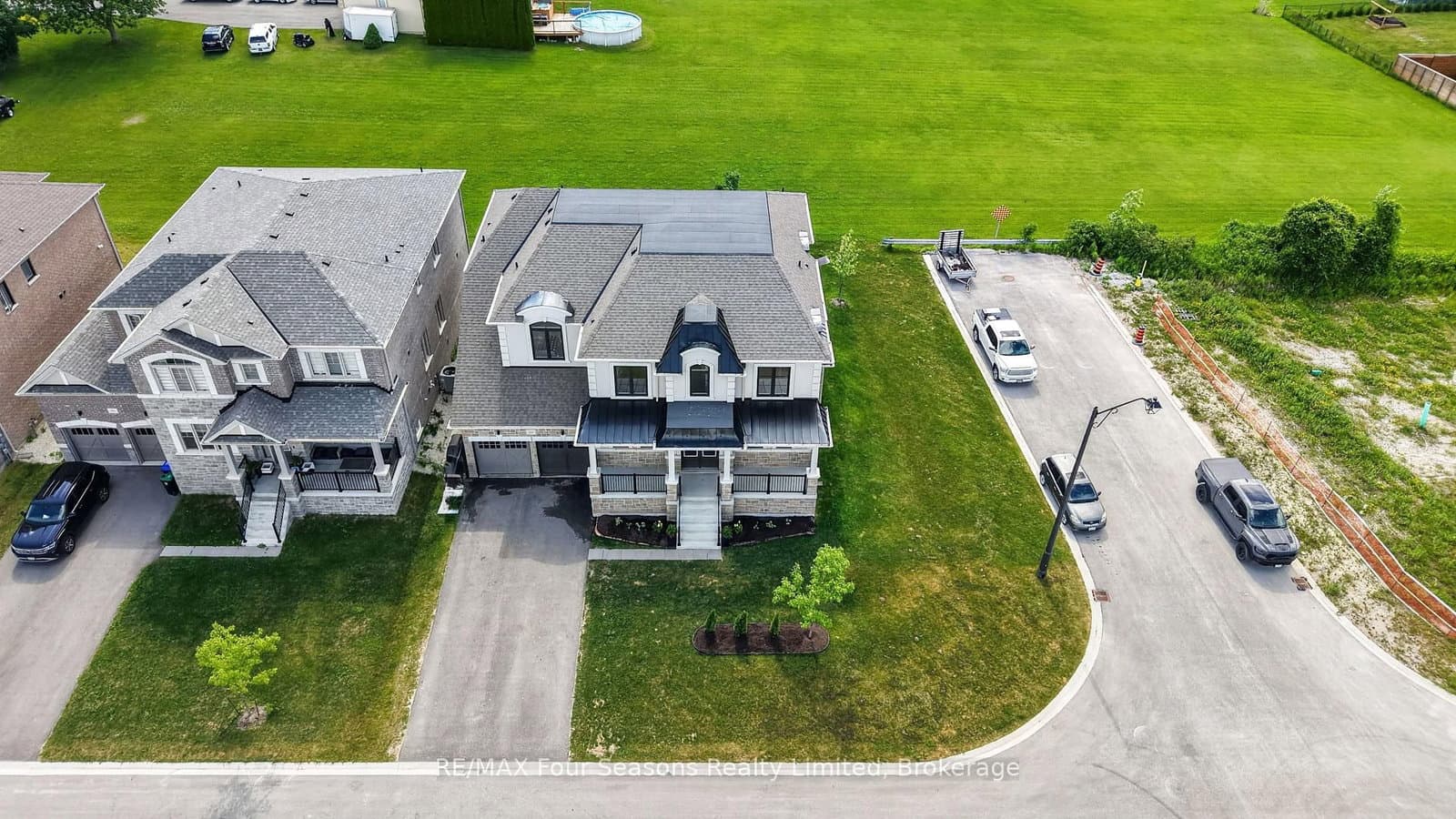 203 Coates Drive thumbnail 45