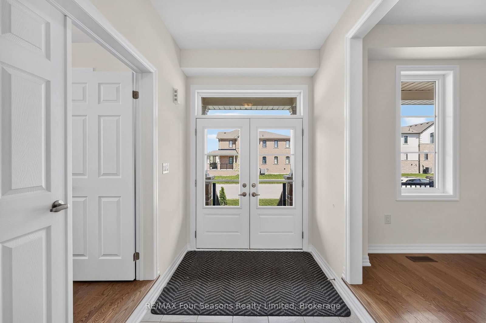 203 Coates Drive thumbnail 6