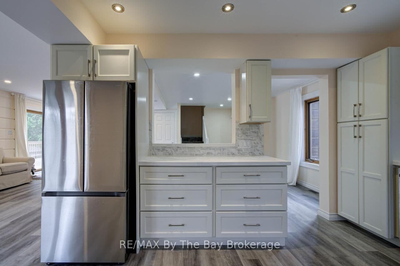 646 Oxbow Park Drive thumbnail 20