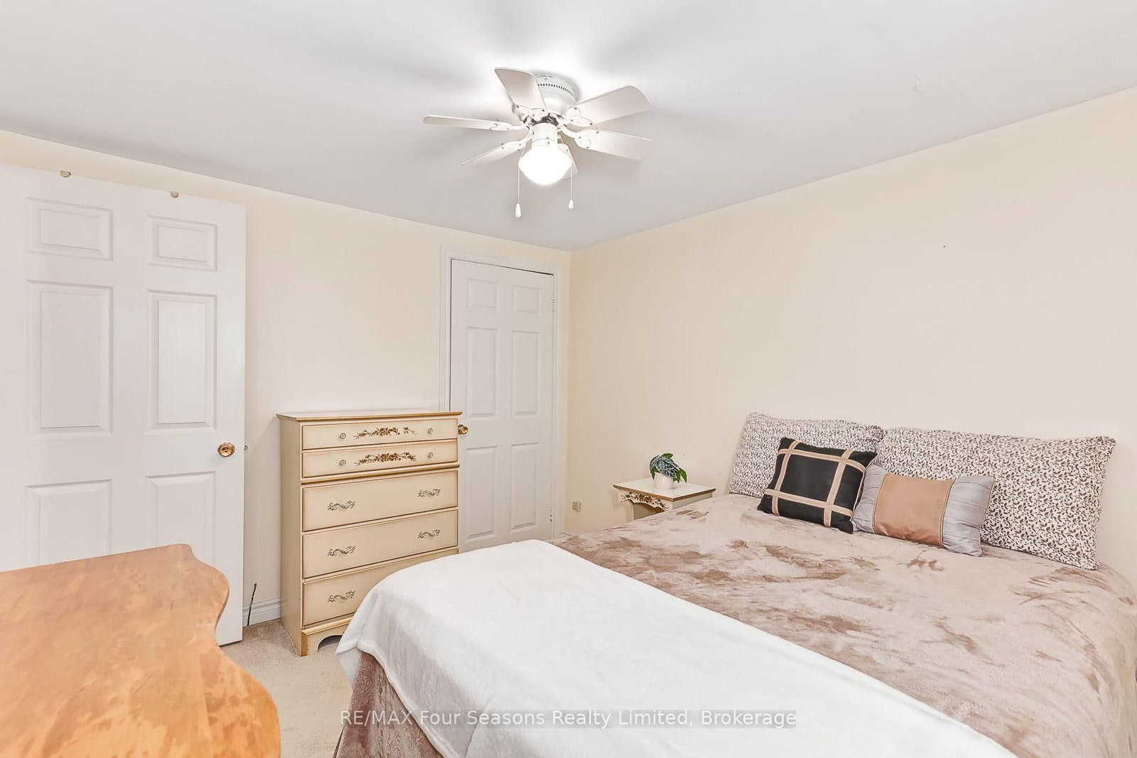 511 Oxbow Park Drive thumbnail 18