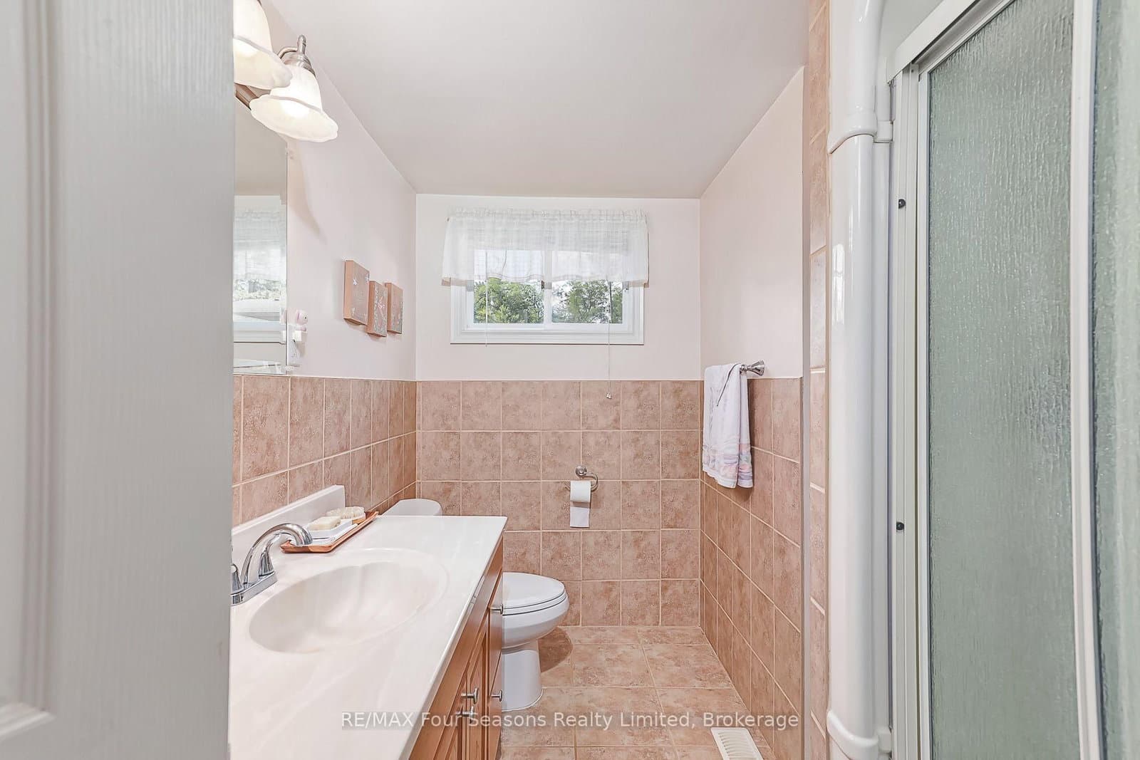 511 Oxbow Park Drive thumbnail 23