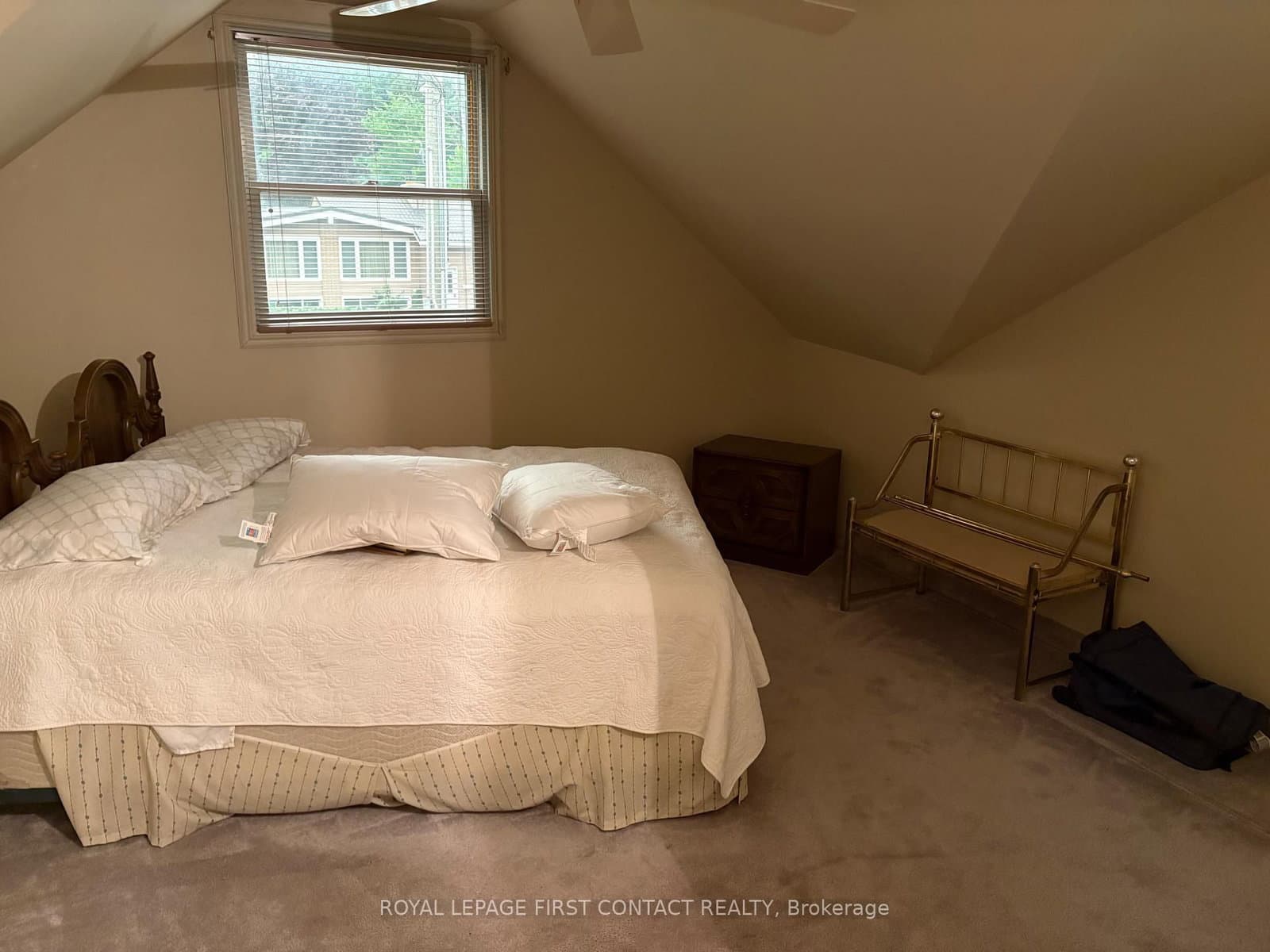 104 Eccles Street N thumbnail 15