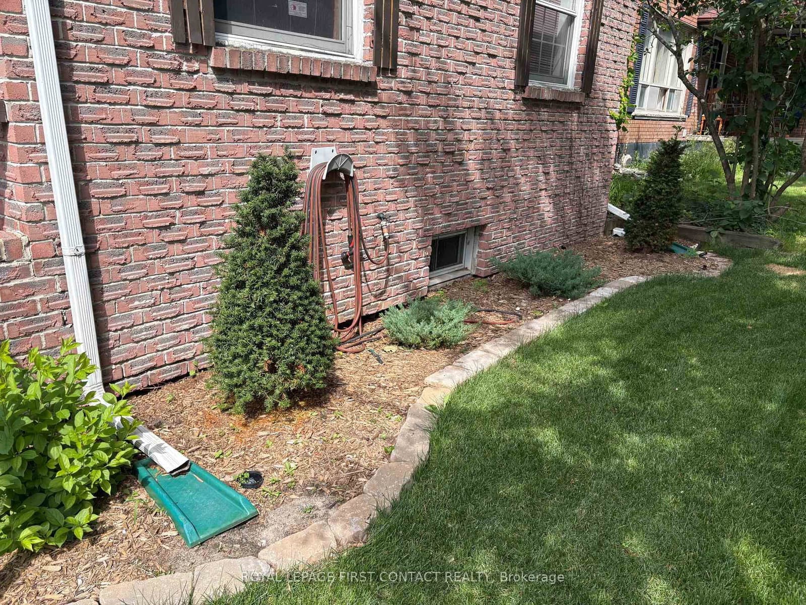 104 Eccles Street N thumbnail 5