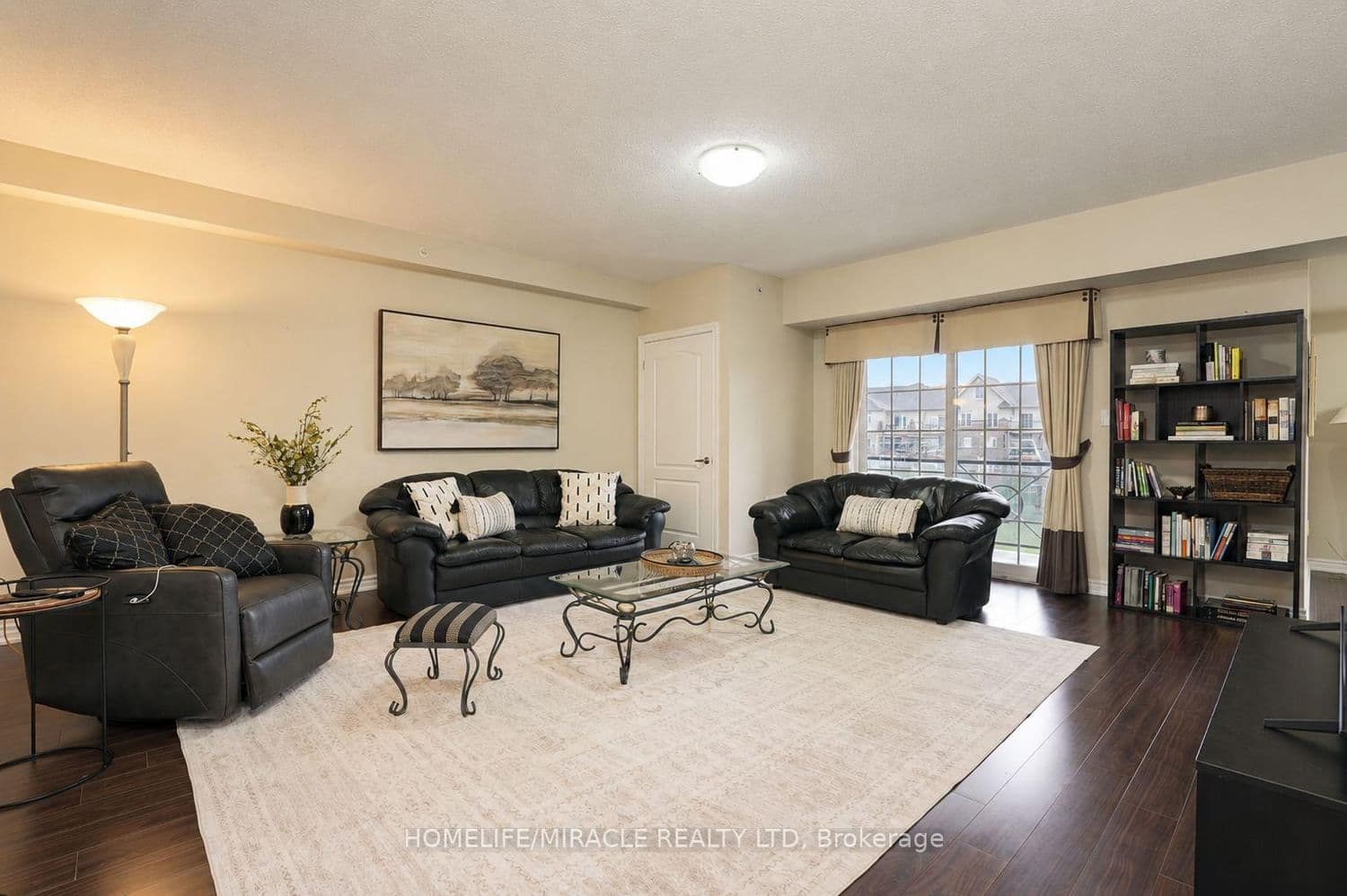 39 Ferndale Drive S, Unit 312 thumbnail 3