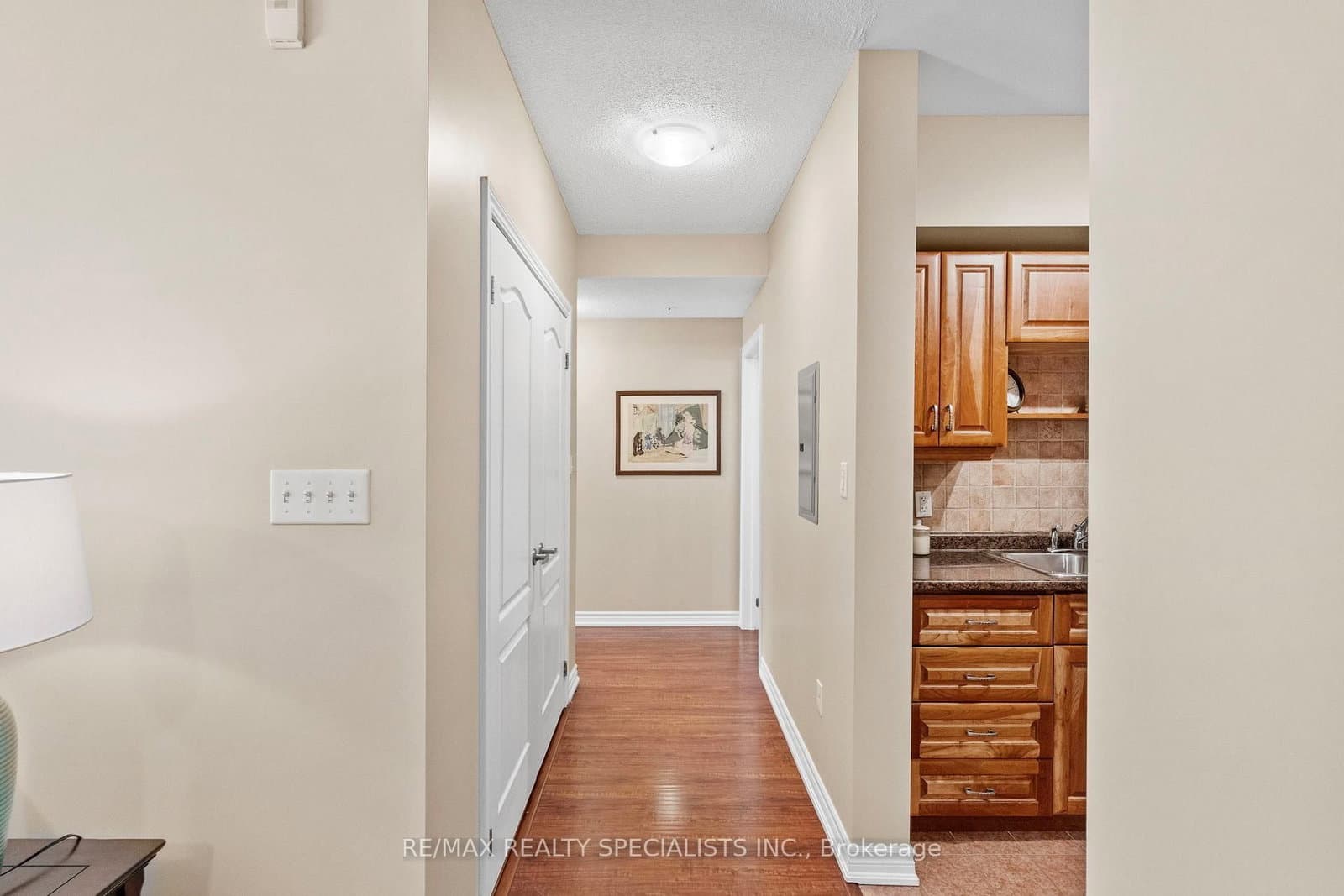 41 Ferndale Drive S, Unit 408 thumbnail 16