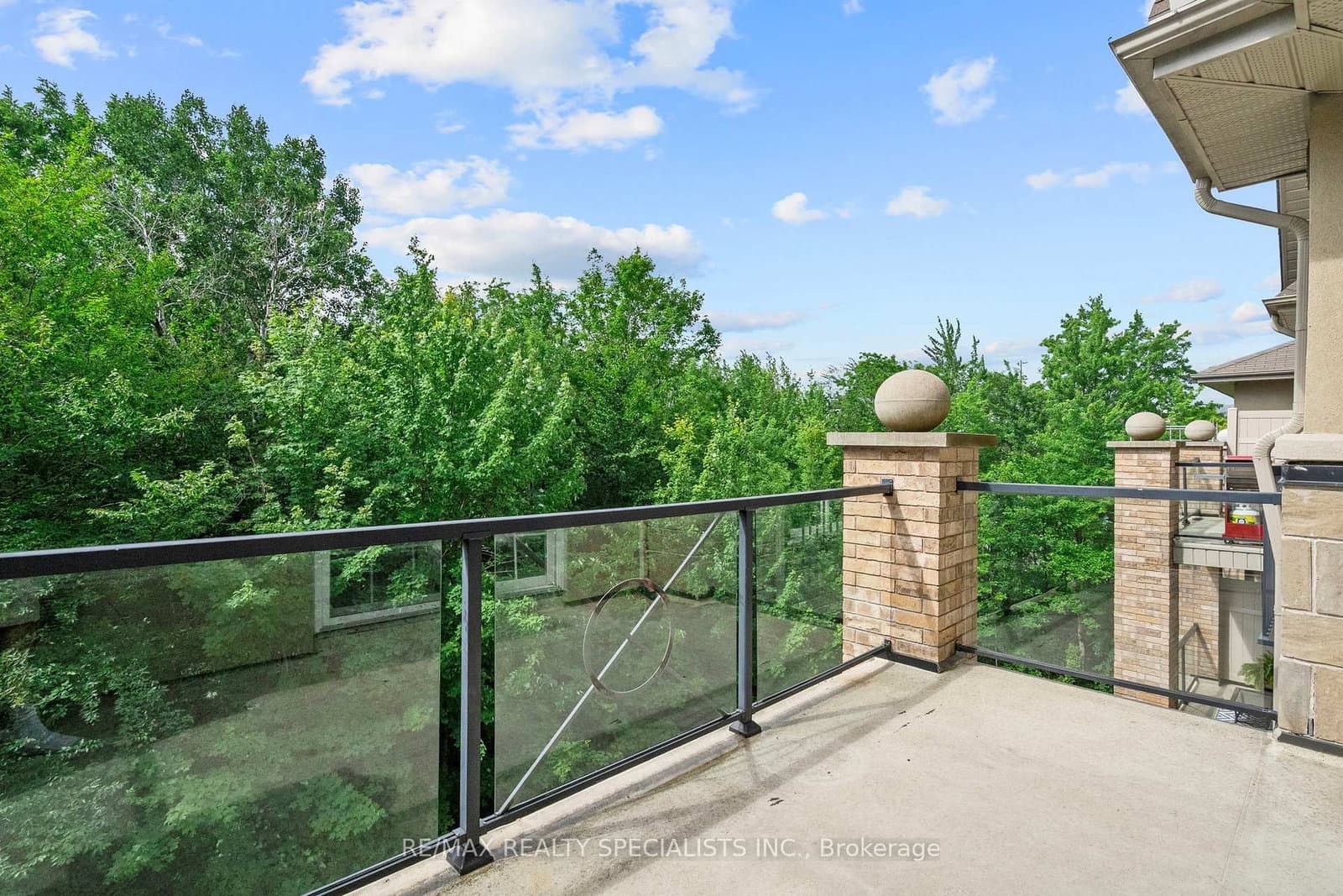 41 Ferndale Drive S, Unit 408 thumbnail 2