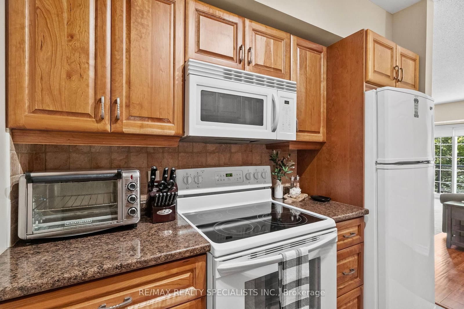 41 Ferndale Drive S, Unit 408 thumbnail 20