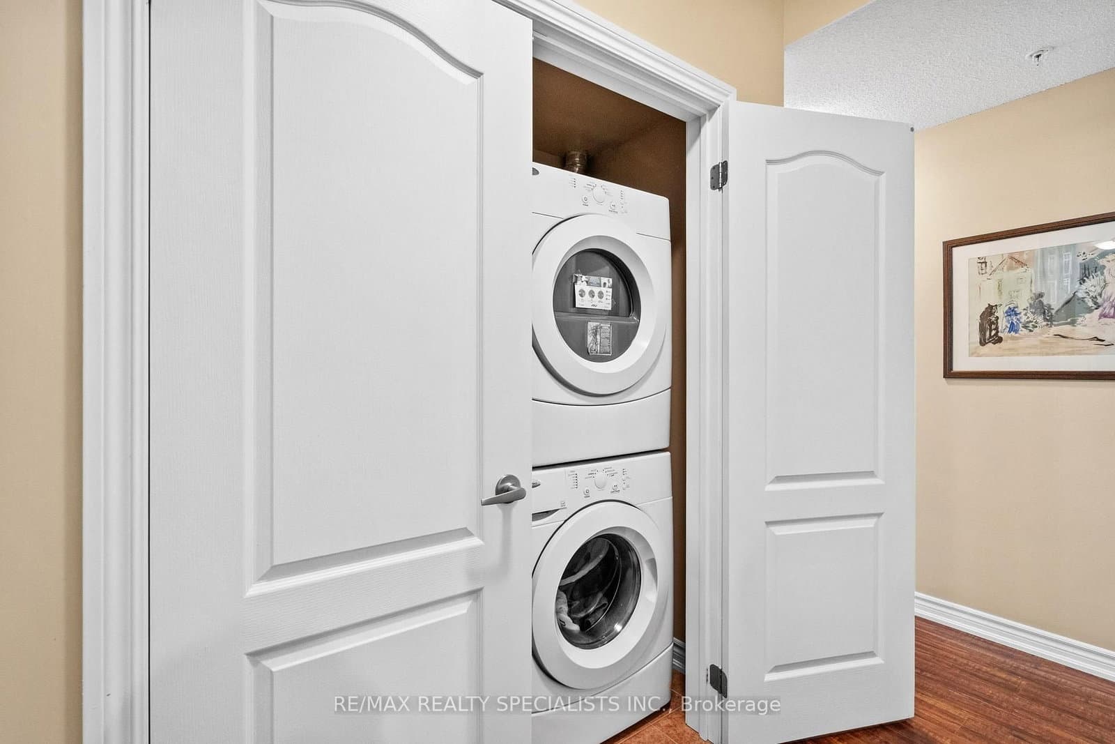 41 Ferndale Drive S, Unit 408 thumbnail 22