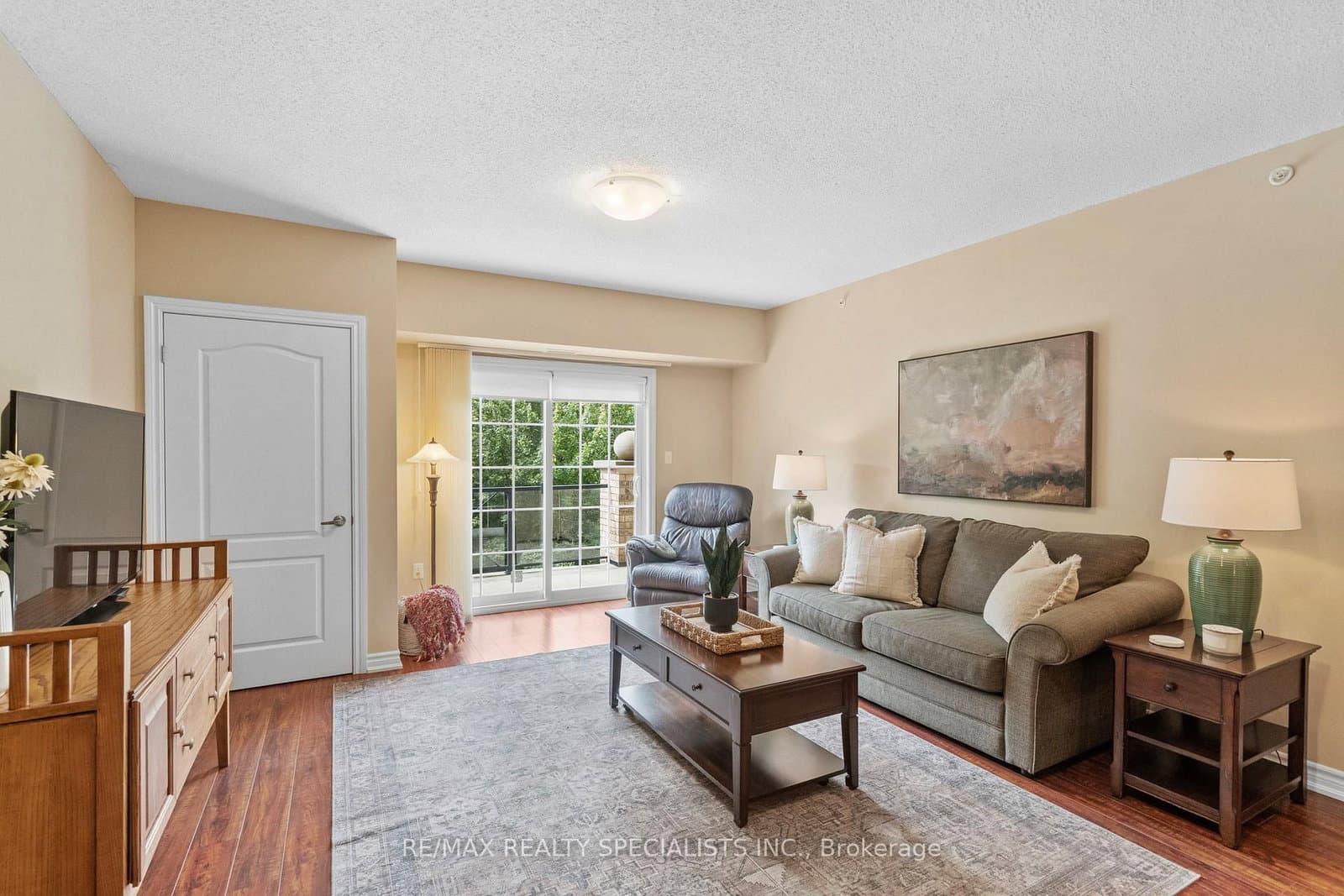 41 Ferndale Drive S, Unit 408 thumbnail 4
