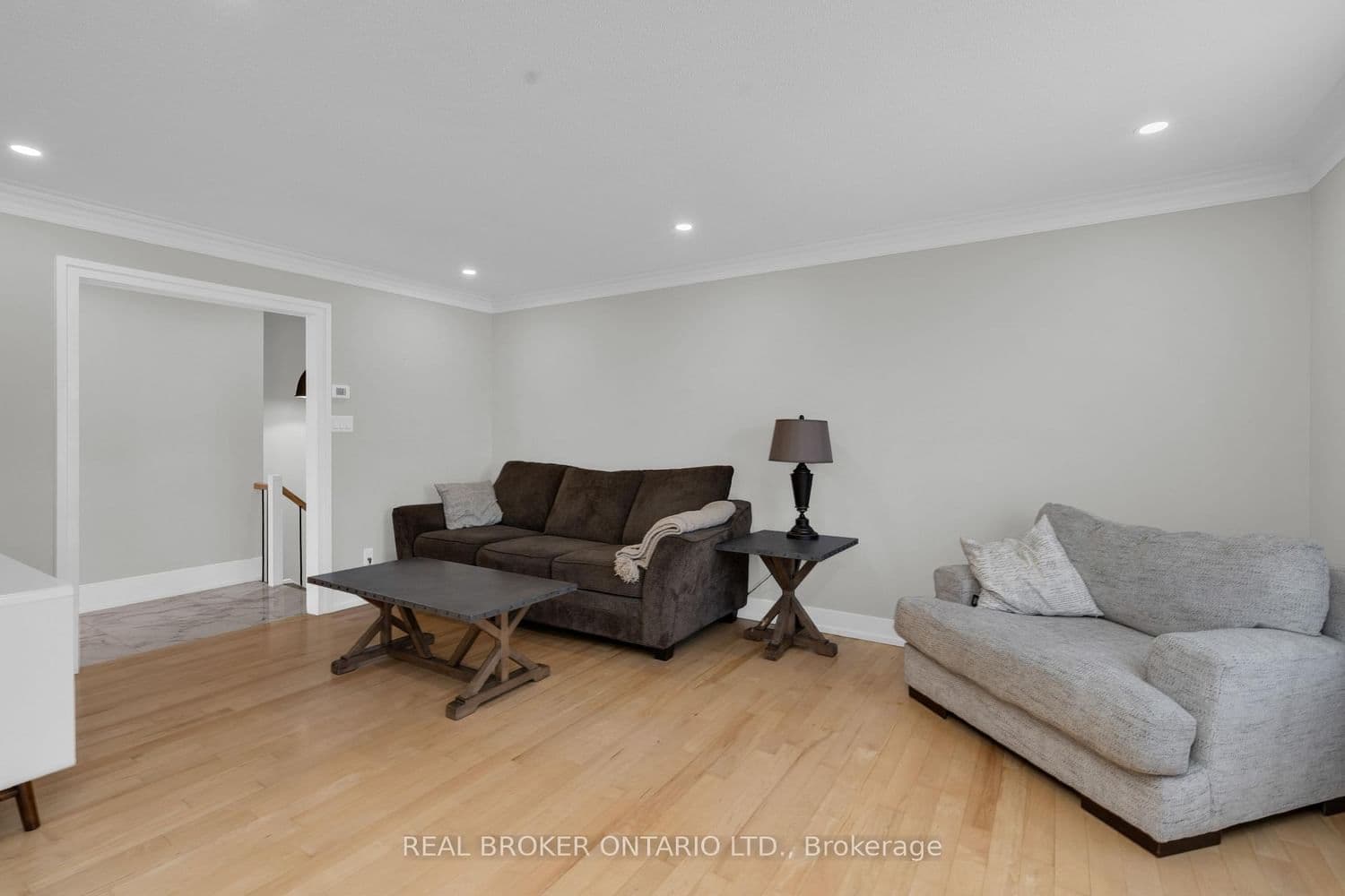 975 Sunnidale Road thumbnail 11