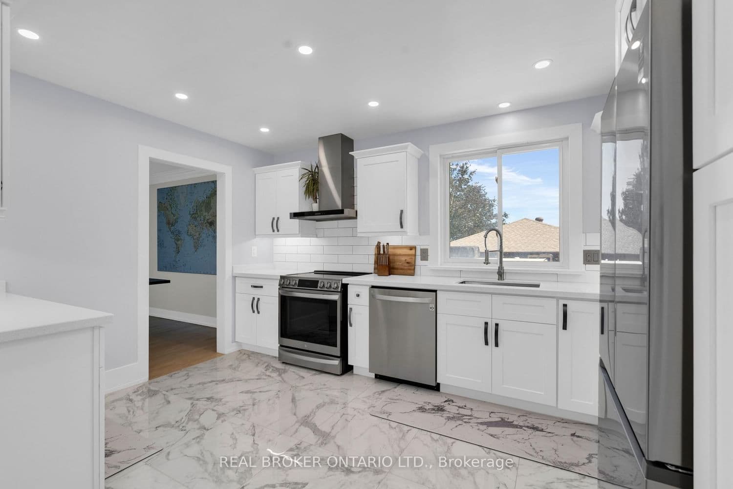 975 Sunnidale Road thumbnail 18