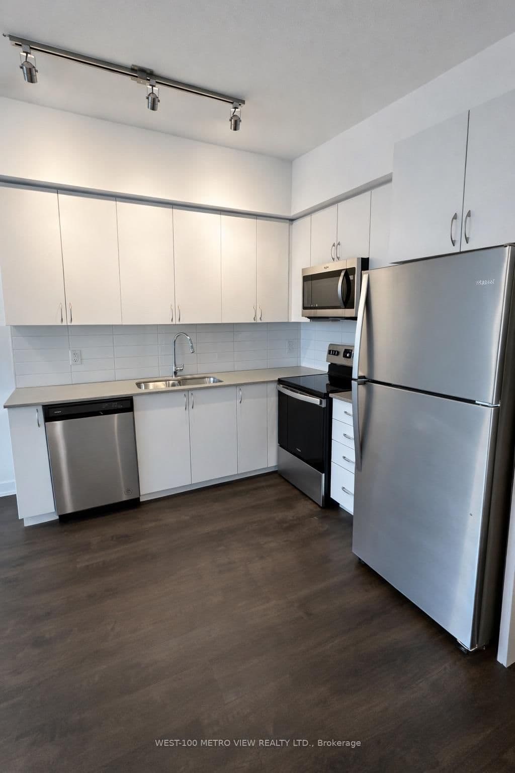 56 Lakeside Terrace, Unit 704 thumbnail 7