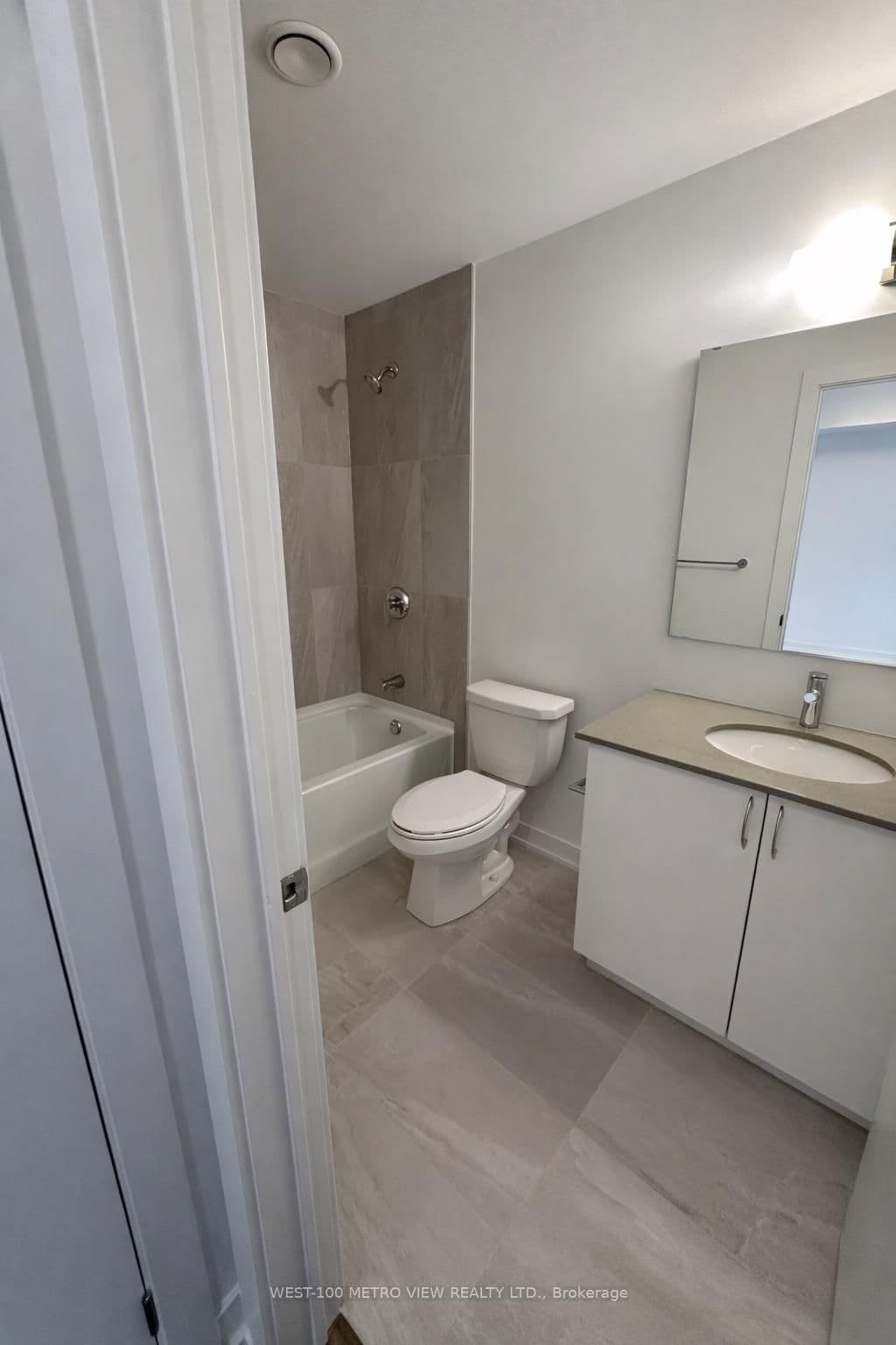 56 Lakeside Terrace, Unit 704 thumbnail 9