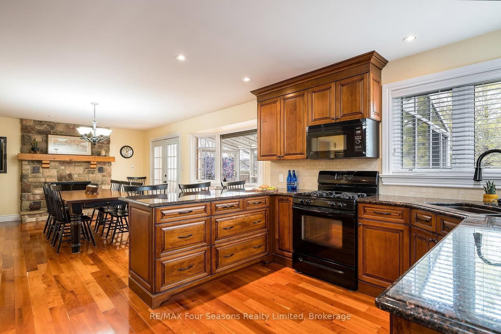 16 Carmichael Crescent thumbnail 15
