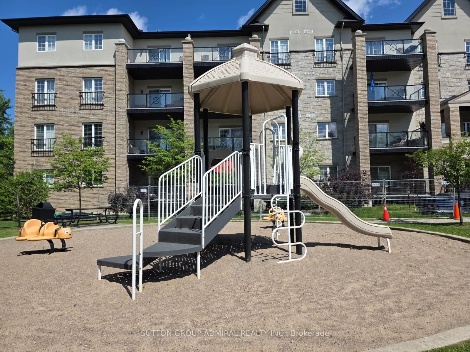 40 Ferndale Drive, Unit 304 thumbnail 2