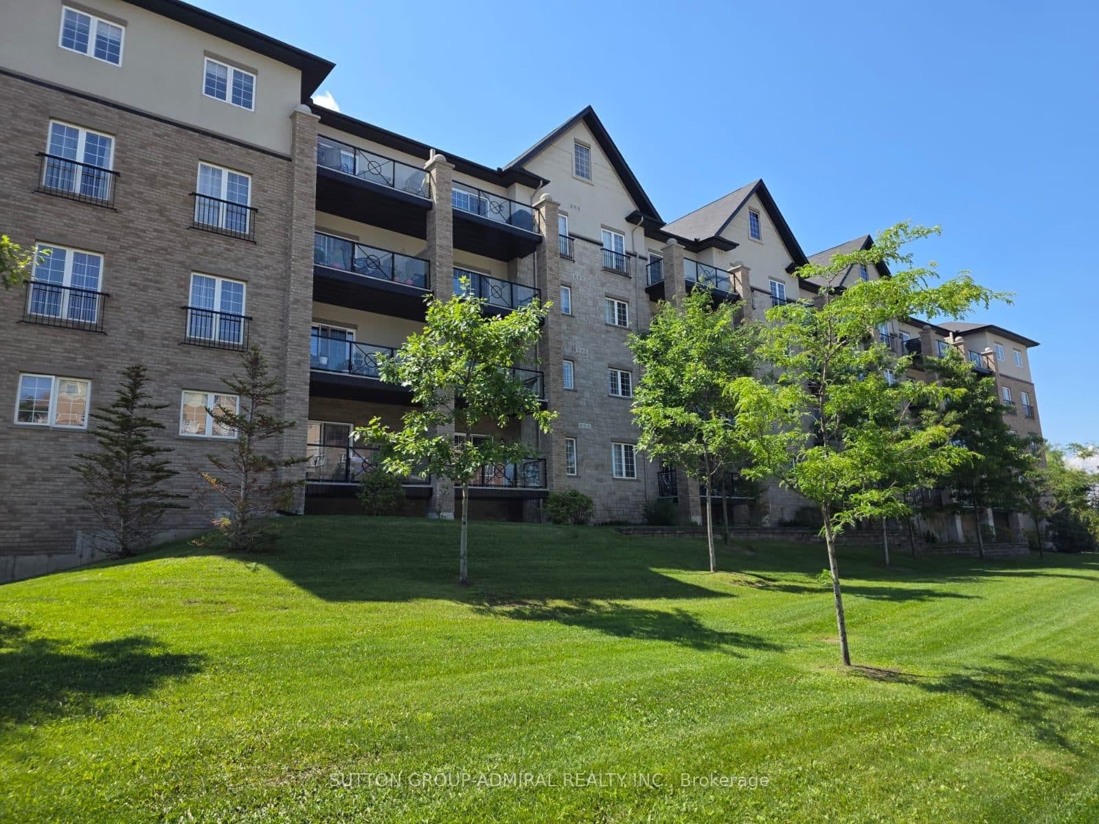 40 Ferndale Drive, Unit 304 thumbnail 3