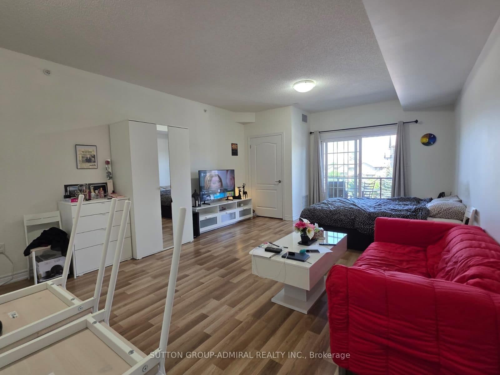 40 Ferndale Drive, Unit 304 thumbnail 4