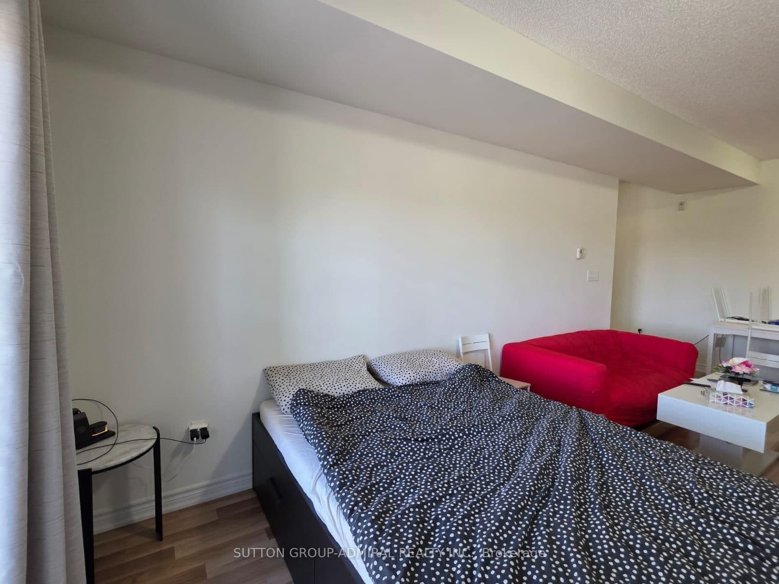 40 Ferndale Drive, Unit 304 thumbnail 6