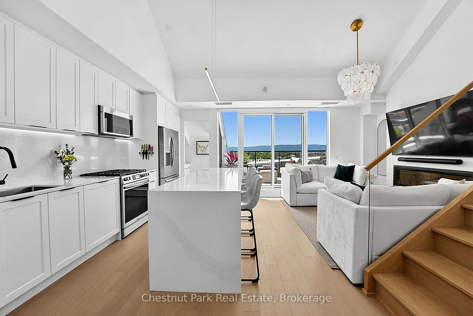 31 Huron Street, Unit 618 thumbnail 12