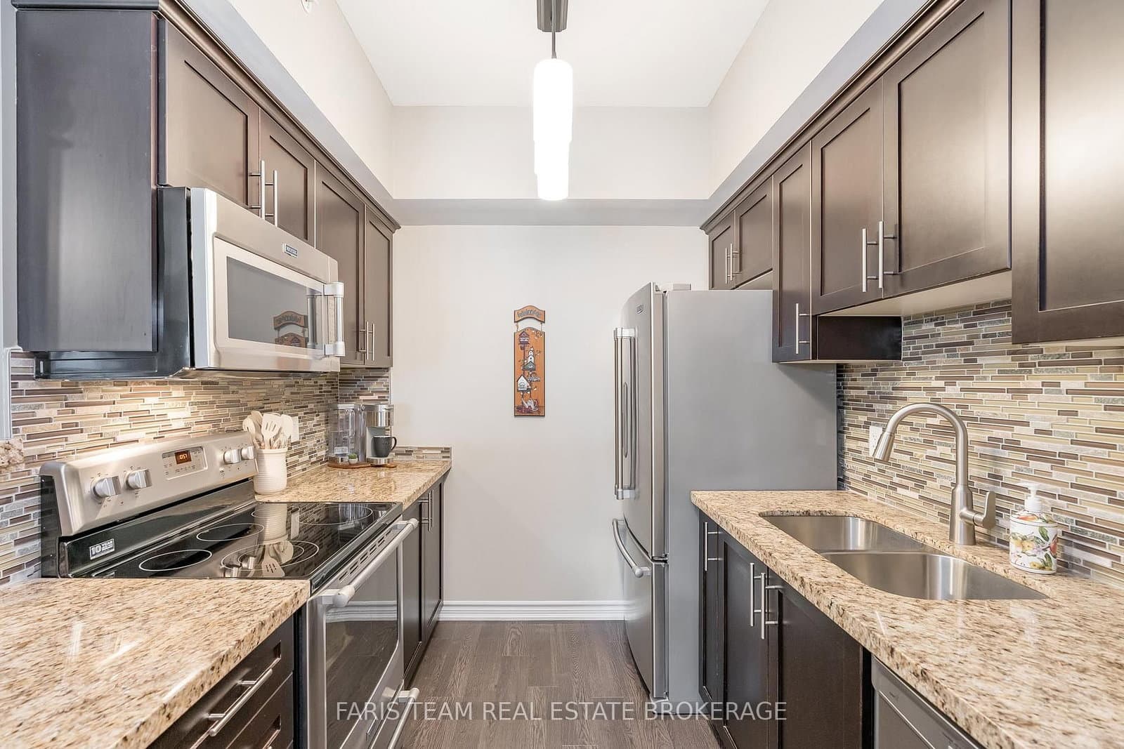 40 Ferndale Drive S, Unit 210 thumbnail 7