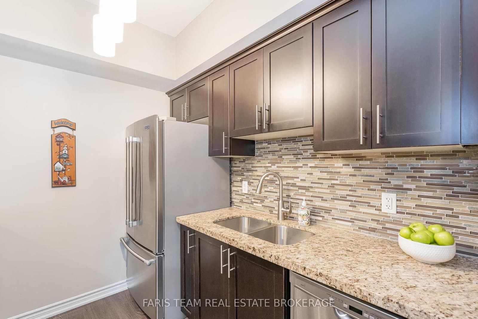 40 Ferndale Drive S, Unit 210 thumbnail 9