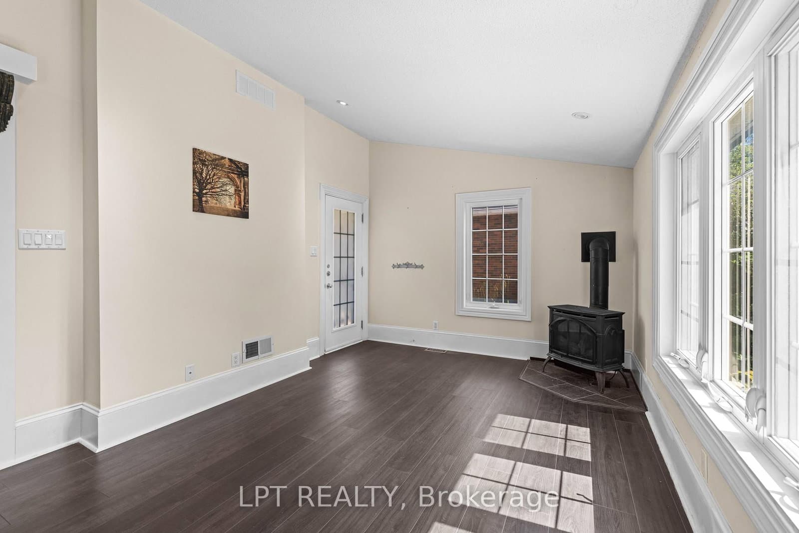 52 Parkside Drive E thumbnail 19