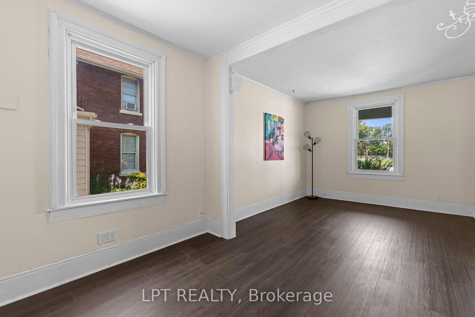 52 Parkside Drive E thumbnail 9