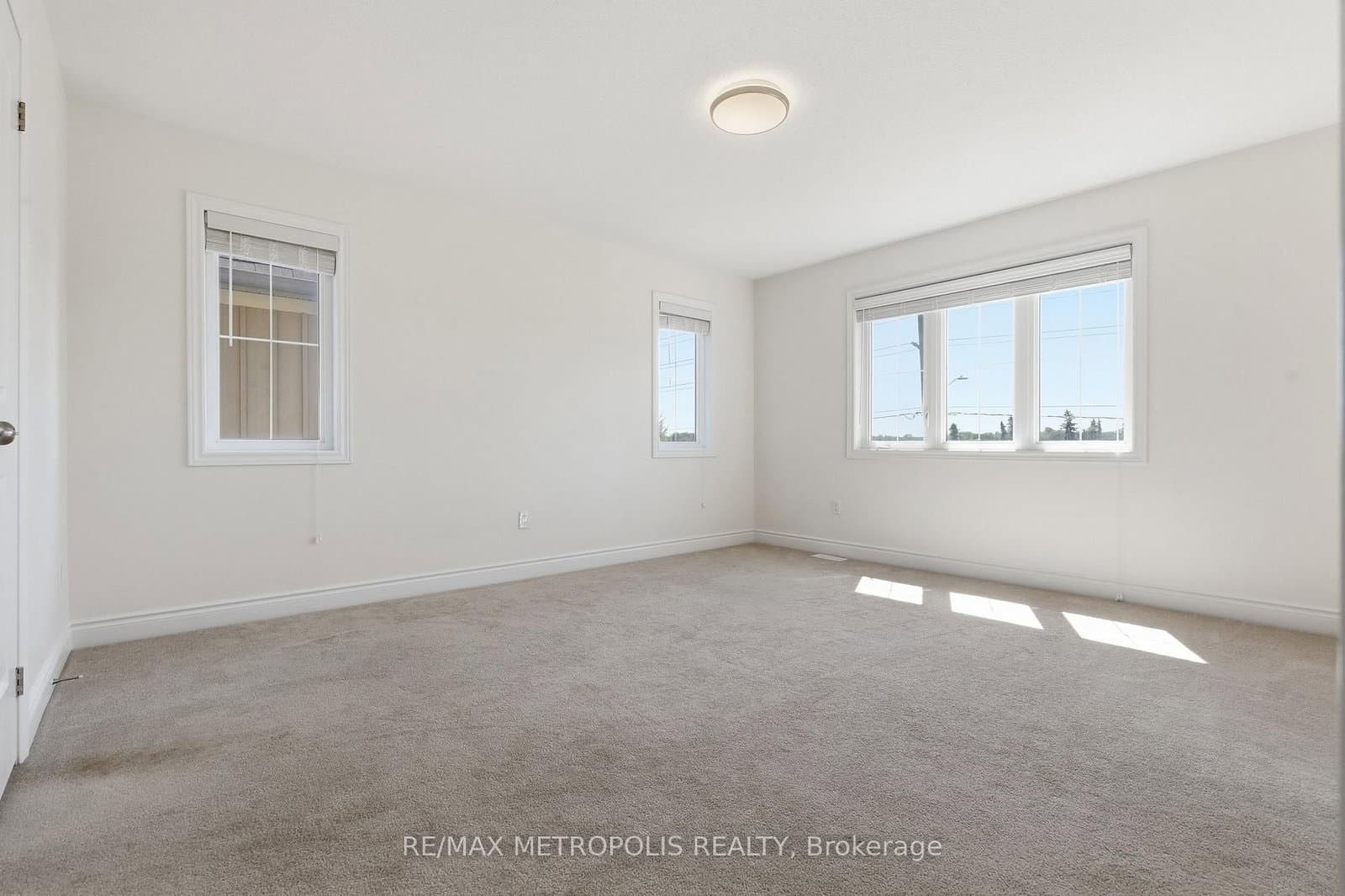 34 Robertson Street thumbnail 23
