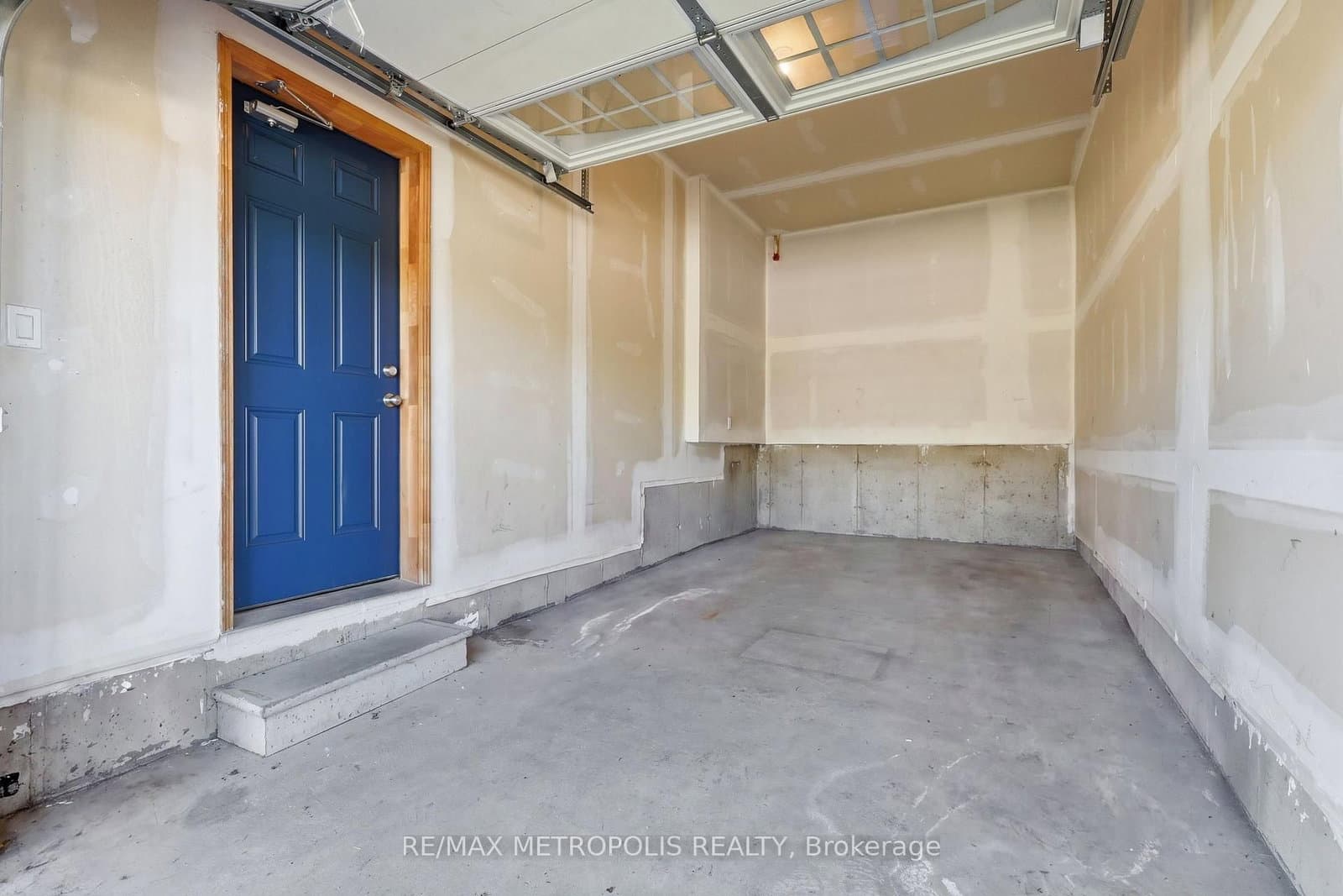 34 Robertson Street thumbnail 43