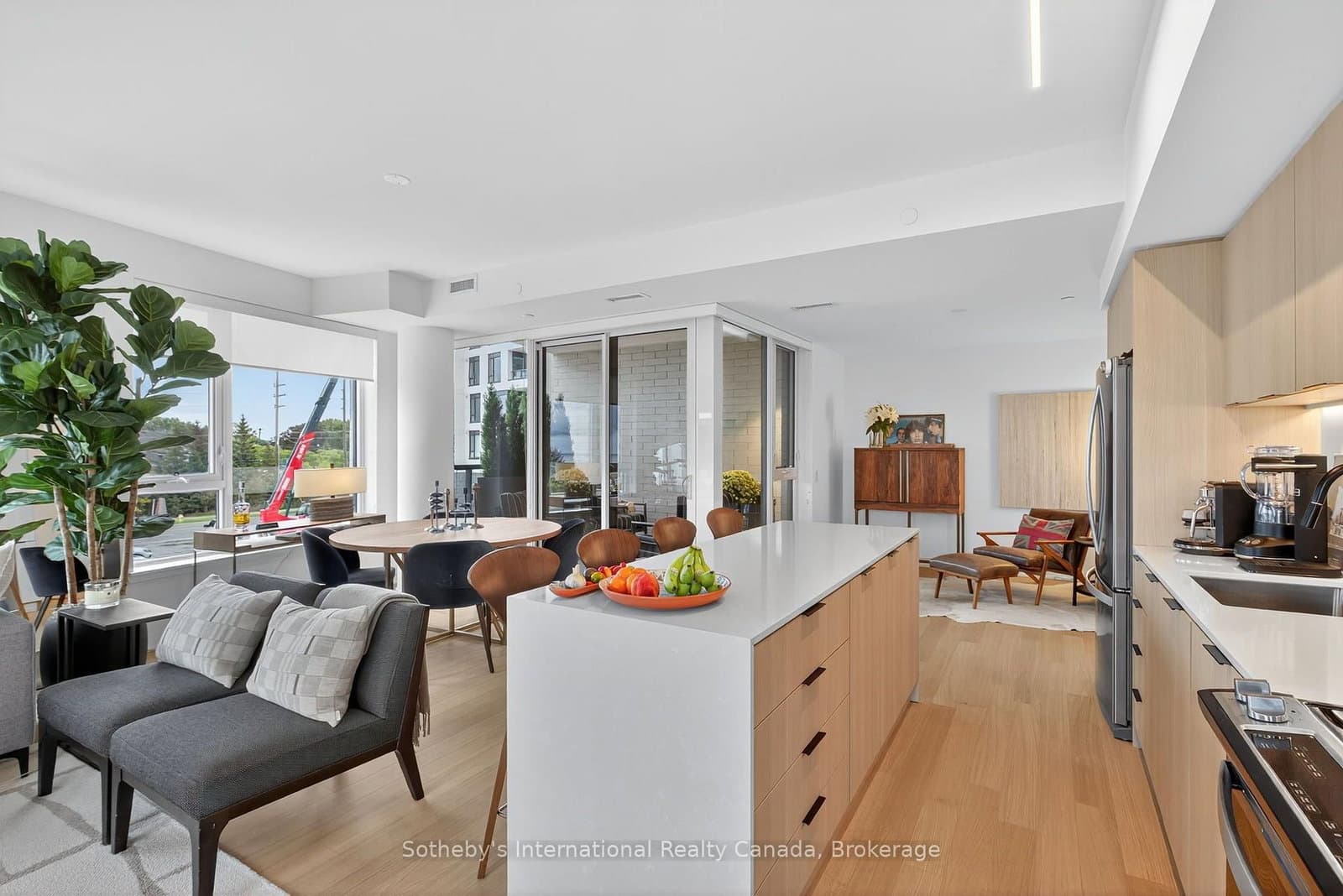 31 Huron Street, Unit 224 thumbnail 14