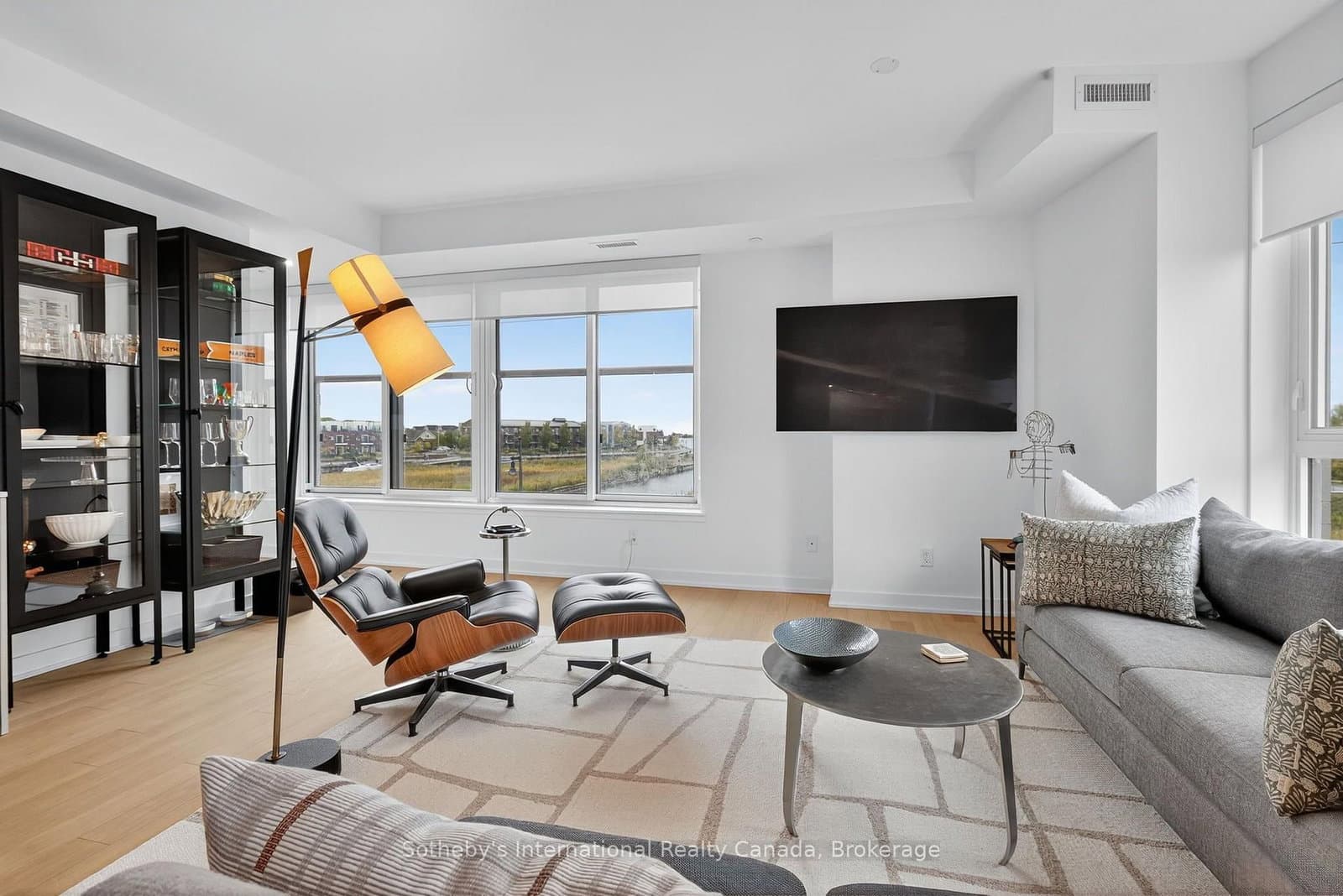 31 Huron Street, Unit 224 thumbnail 18