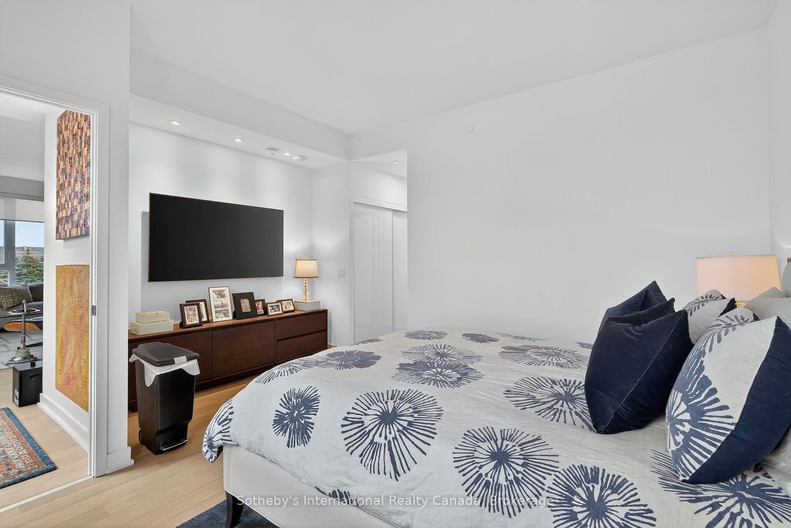 31 Huron Street, Unit 224 thumbnail 20