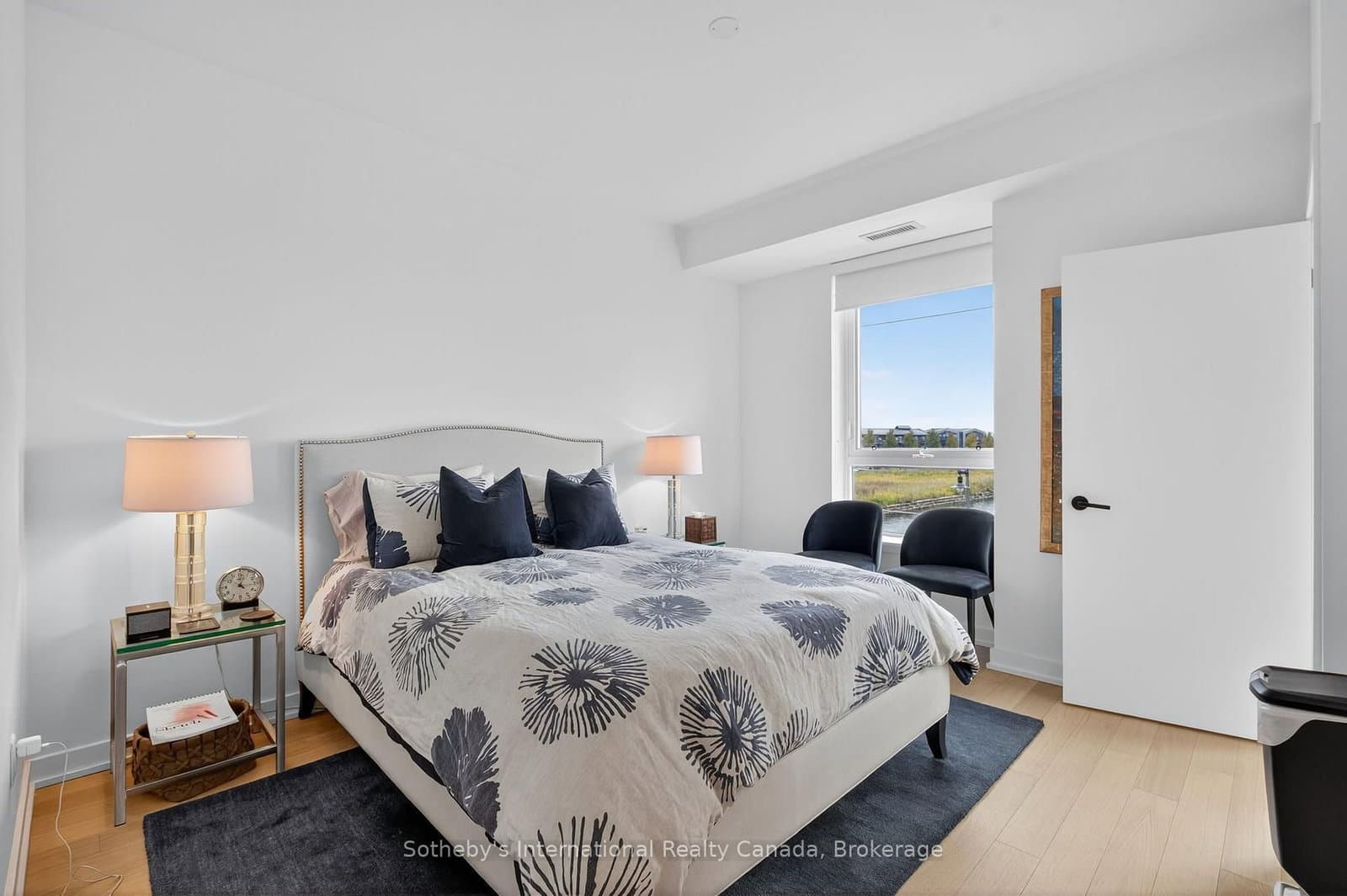 31 Huron Street, Unit 224 thumbnail 24