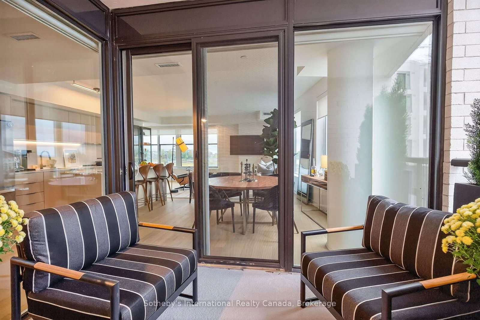31 Huron Street, Unit 224 thumbnail 27