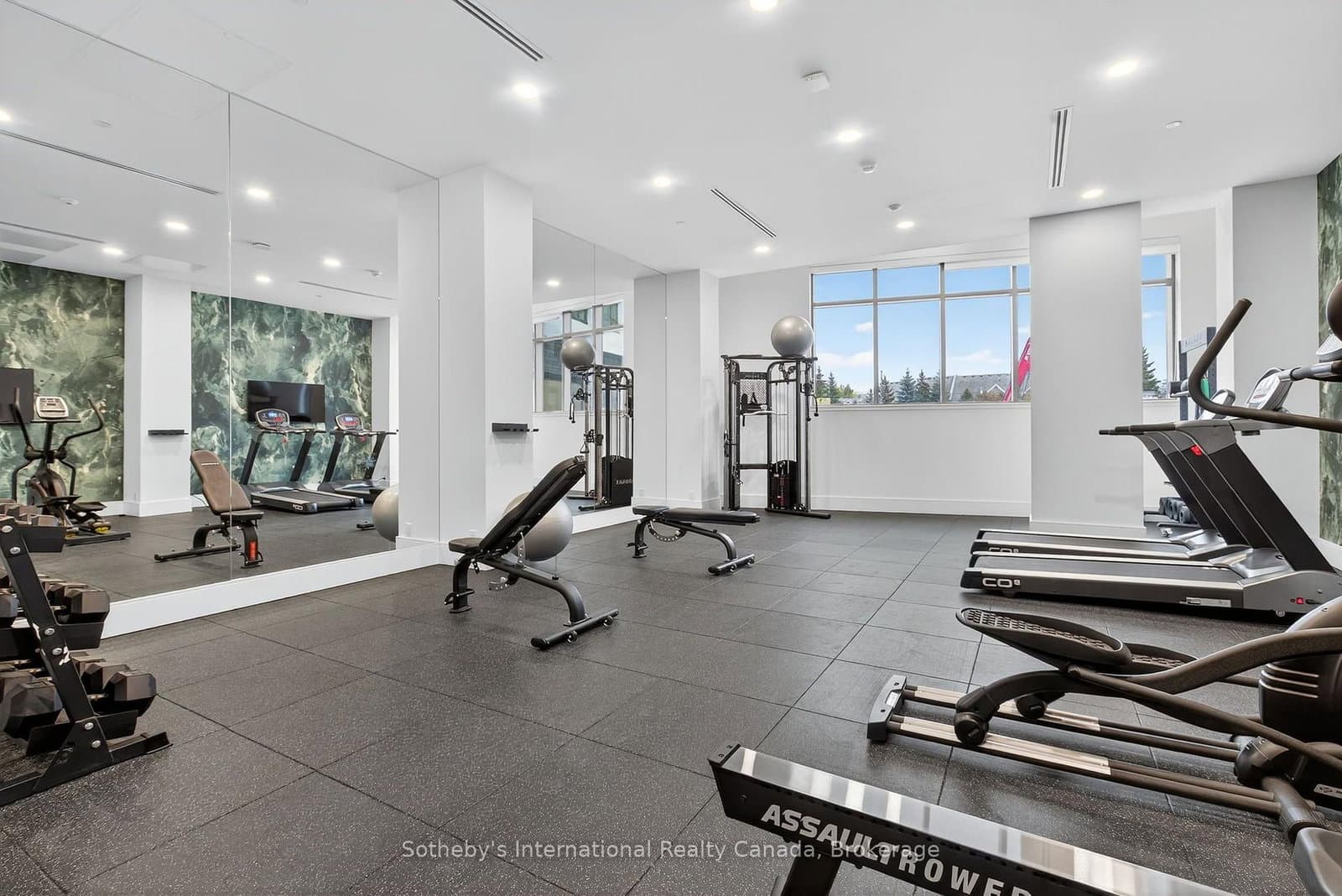 31 Huron Street, Unit 224 thumbnail 31